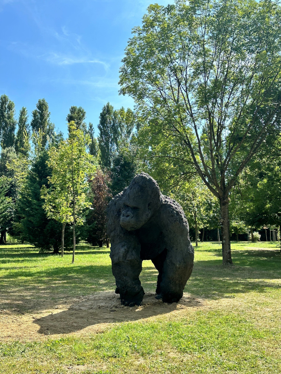 Il Gorilla di Davide Rivalta entra nel Parco Internazionale di Scultura di Banca Ifis