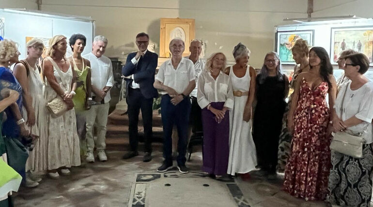 La mostra “Artisti Fuori Cornice” a Chioggia, successo di presenze all’inaugurazione