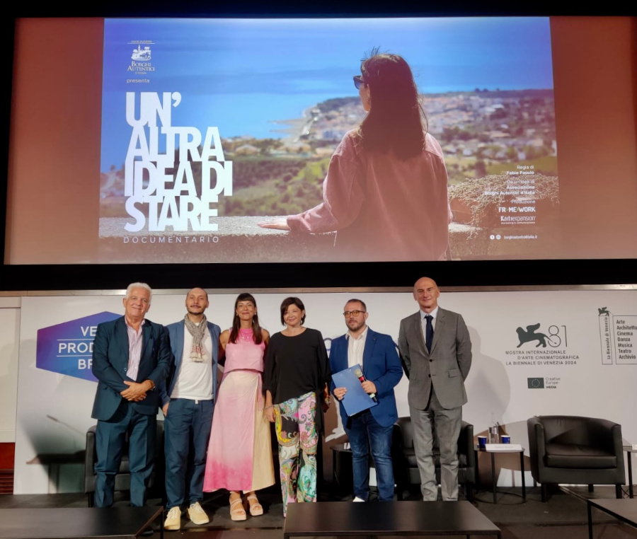 Grande successo per la première del documentario “Un’altra idea di stare”