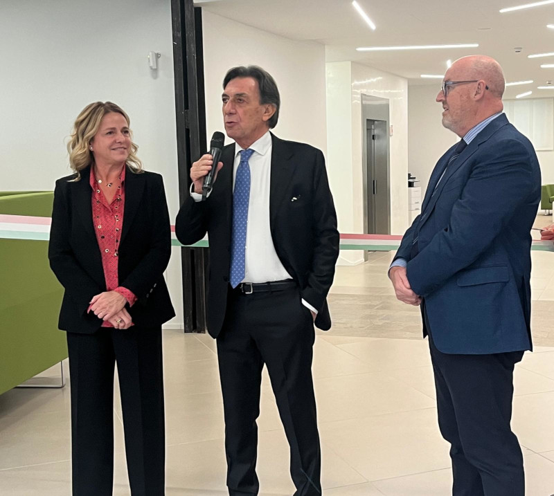 Il sindaco di Padova Sergio Giordani all'inaugurazione della nuova sede di Intesa San Paolo