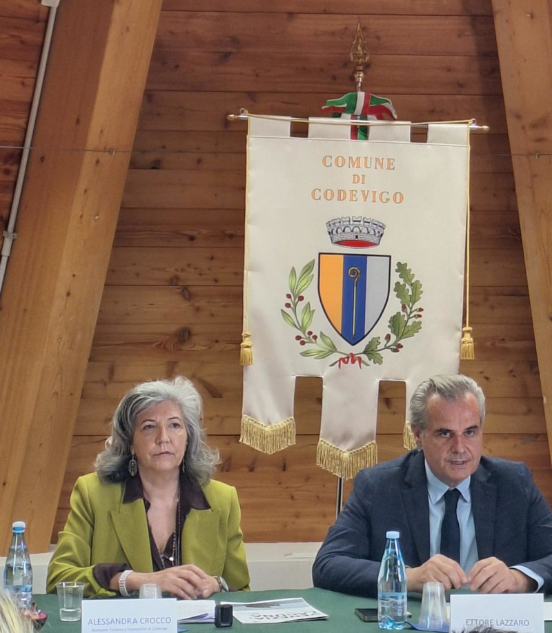 Da sinistra, l'assessore al Turismo Alessandra Cracco e il sindaco di Codevigo Ettore Lazzaro