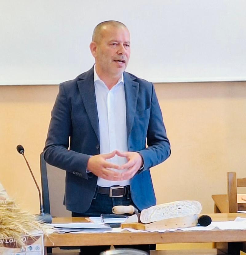 Sindaco di Loreo Moreno Gasparini durante la conferenza stampa di presentazione della Sagra del Pane di Loreo