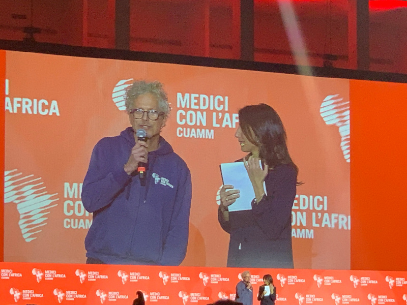 Nicolò Fabi alla cerimonia dei 75 anni del CUAMM