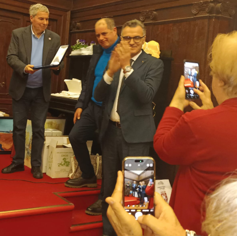 Il Sindaco di Chioggia premia artisti e imprenditori all'evento "Gente di mare, gente di Chioggia"
