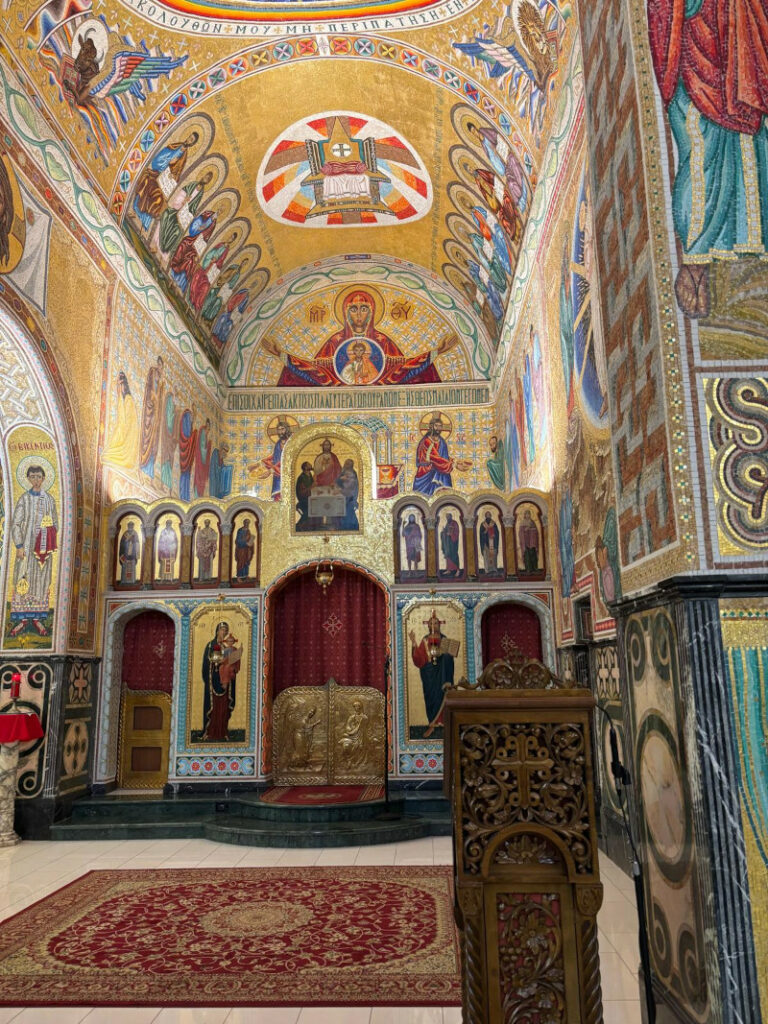 cattedrale di San Nicola di Mira, mosaici in stile bizantino