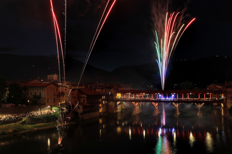 Musica sull'acqua sul Ponte degli Alpini, a Bassano