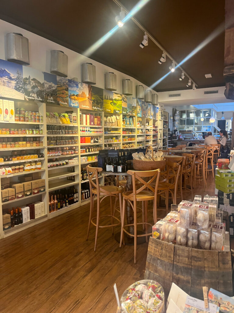 Interni del locale padovano Gourmetteria
