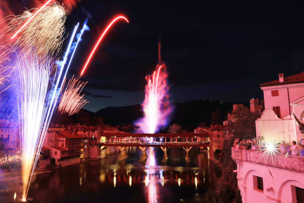 Musica sull’acqua sul Ponte degli Alpini
