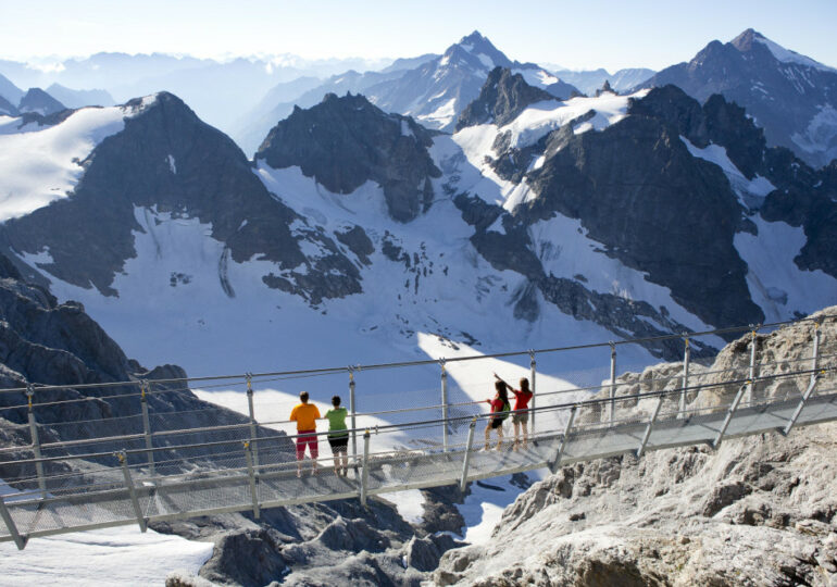 Titlis, vertigini di Svizzera: a 3.000 metri tra ghiacciai, alta cucina, Rolex e il fascino di Bollywood